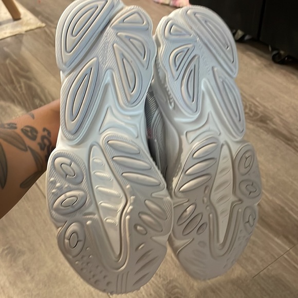 Brand new adidas sneakers - Picture 3 of 4